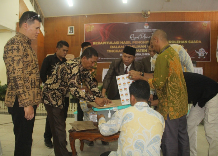 Bawaslu Bengkulu Selatan Awasi Ketat Jalannya Pleno Rekapitulasi Perolehan Suara Pemilu 2024