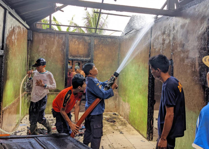 Rumah Warga Air Nipis Terbakar, 3 Damkar Diterjunkan
