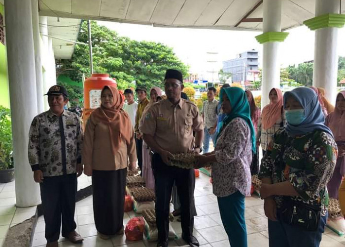 Ratusan Pelaku UMKM di Bengkulu Selatan Terima Bantuan Sembako Tahap 2