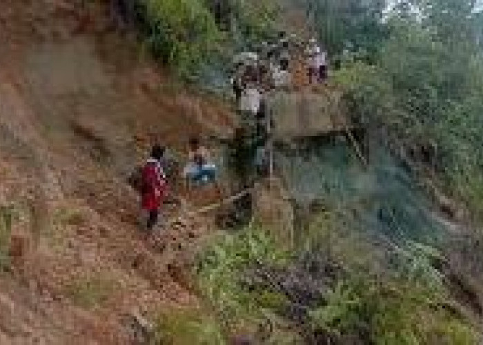 Sungai Ketahun Meluap, Ratusan Rumah di Lebong Terendam Banjir, Longsor Putus Jalur Molek ke Lebong Tandai