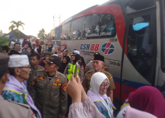 Duka 142 Jemaah Haji Tambahan di Bengkulu: Biaya Pesawat Rp7,7 Juta Wajib Ditanggung Sendiri