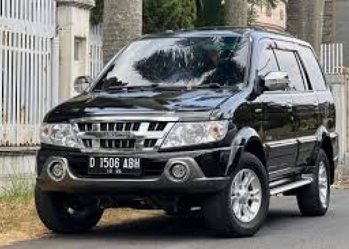 7 Mobil Bekas Selevel Isuzu Panther yang Irit dan Tangguh untuk Jangka Panjang