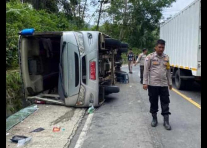 Bus Pengangkut Atlet Karate Kaur Terbalik di Seluma, Polisi Selidiki Penyebab Kecelakaan 