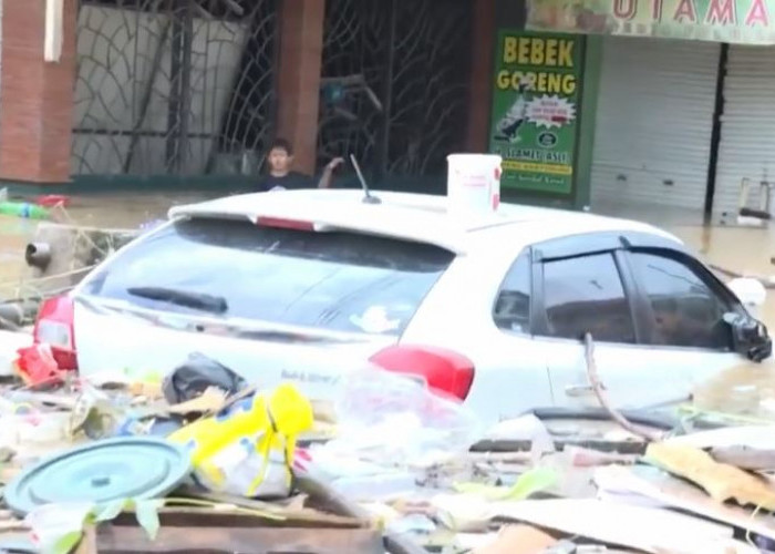 Beli Mobil Bekas Banjir Bikin Rugi! Kenali Ciri-ciri Mobil Pernah Terendam Air 