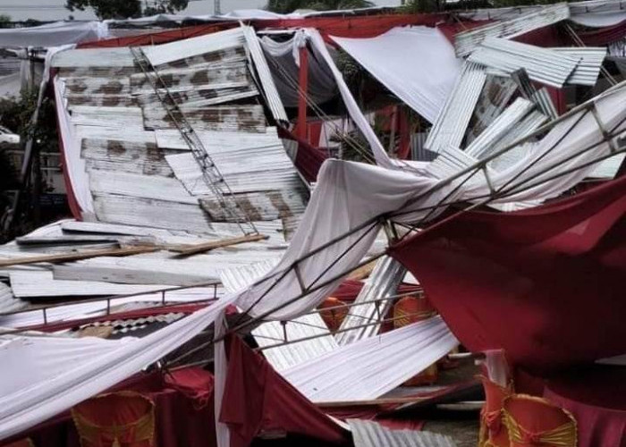 Badai Hantam Bengkulu: 2 Meninggal Dunia, Tenda Hajatan Rumah Bupati Luluh Lantak, 12 Tiang PLN Tumbang