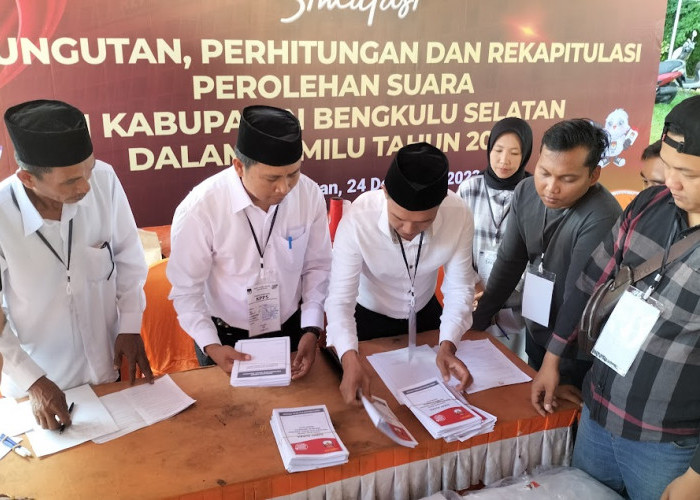 KPU Bengkulu Selatan Gelar Simulasi Pemungutan dan Penghitungan Suara, Libatkan PPK dan PPS, Ini Pesan Ketua