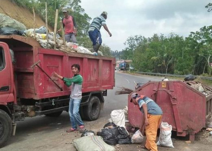 Duh...Ratusan Tenaga Kebersihan di Bengkulu Selatan Dirumahkan
