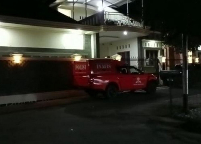 Rumah Mantan Bupati Kaur di Kota Bengkulu Digeledah Polisi, Ada Senjata Api Diamankan