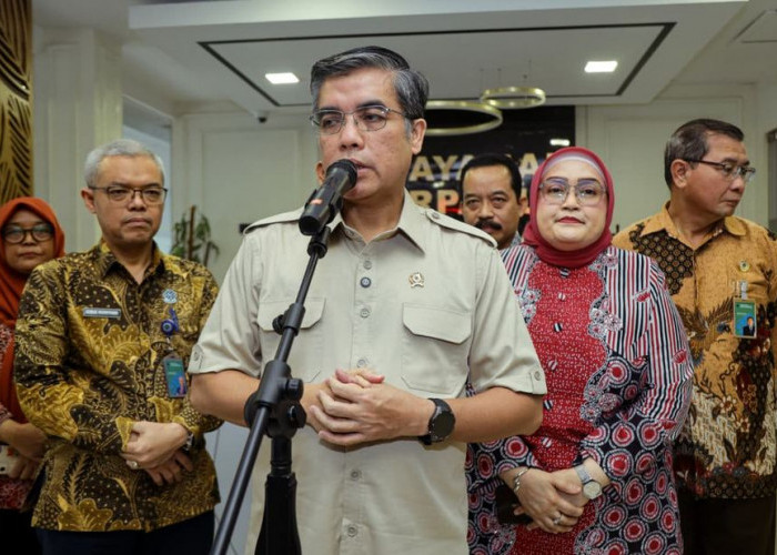 Menaker Tinjau Posko THR dan BHR 2026, Pastikan Hak Pekerja Terpenuhi Jelang Lebaran