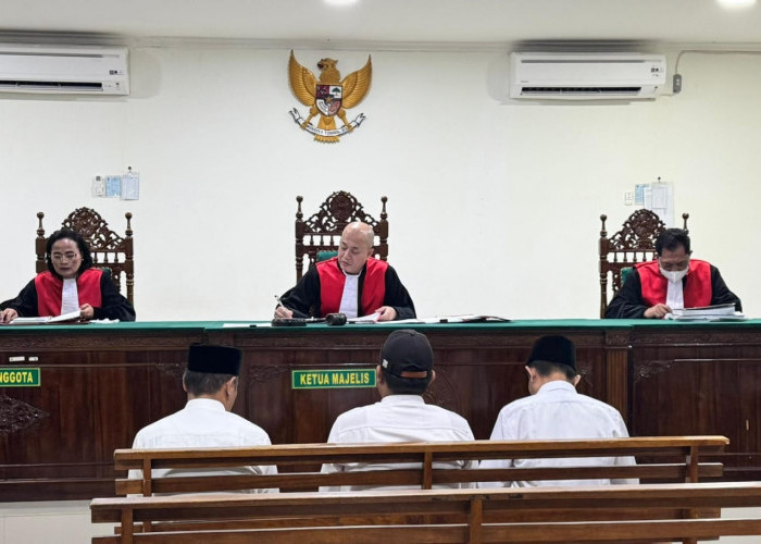 Kades dan Sekdes Dusun Tengah Jalani Sidang Perdana, Jaksa Dakwakan Pasal Berlapis