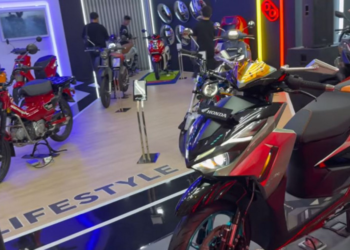 Lebih Dekat Motor Honda di Booth IIMS 2026, dari Skutik Baru hingga Replika MotoGP