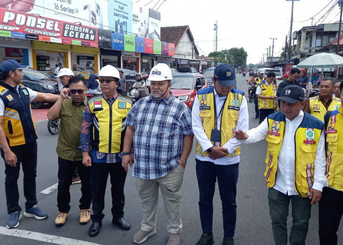Pekerjaan Preservasi Jalan Tuntas, Bupati dan BPJN Tinjau Jalan Letnan Tukiran–Veteran