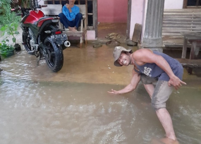 BREAKING NEWS: Tiga Rumah di Keban Jati Terendam Banjir