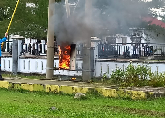 BREAKING NEWS: Trafo Meledak, Ribuan Pelanggan PLN Bengkulu Selatan Terdampak