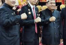 Hadiri Paripurna HUT ke-77 Bengkulu Selatan, Bupati Kaur Tekankan Pentingnya Sinergi Antar Daerah