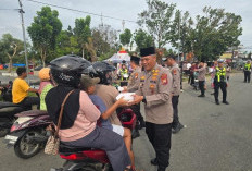 Semangat Berbagi di Bulan Ramadan, Polres Kaur Bagikan Takjil Gratis untuk Masyarakat