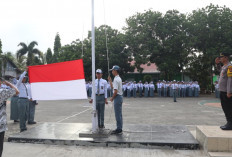 Polres Bengkulu Selatan Tanamkan Disiplin dan Kesadaran Hukum Melalui Upacara di SMAN 1