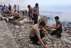 Pantai Pasar Bawah Bersih Bersinar, Polres Bengkulu Selatan Sukseskan Gempar Gempita